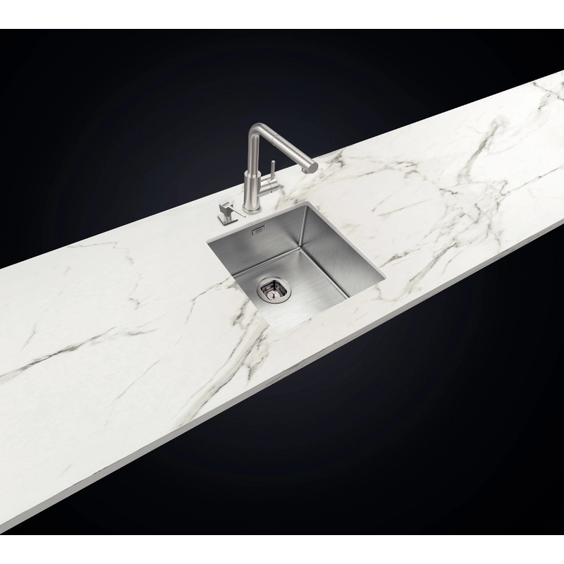 Cuba de embutir Tramontina Design Collection Quadrum Undermount em Aço Inox com Acabamento Acetinado 40 U 44x44cm