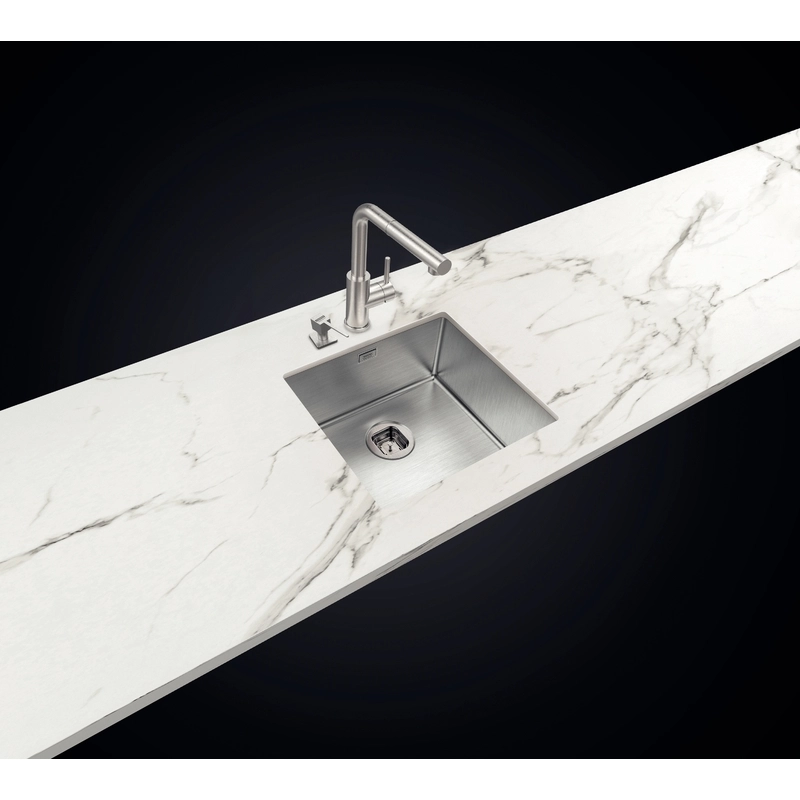 Cuba de embutir Tramontina Design Collection Quadrum Undermount em Aço Inox com Acabamento Acetinado 45 U 49x44cm