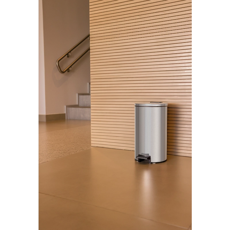 Lixeira com Pedal Tramontina Loop em Aço Inox com Acabamento Polido e Balde Interno 5 L