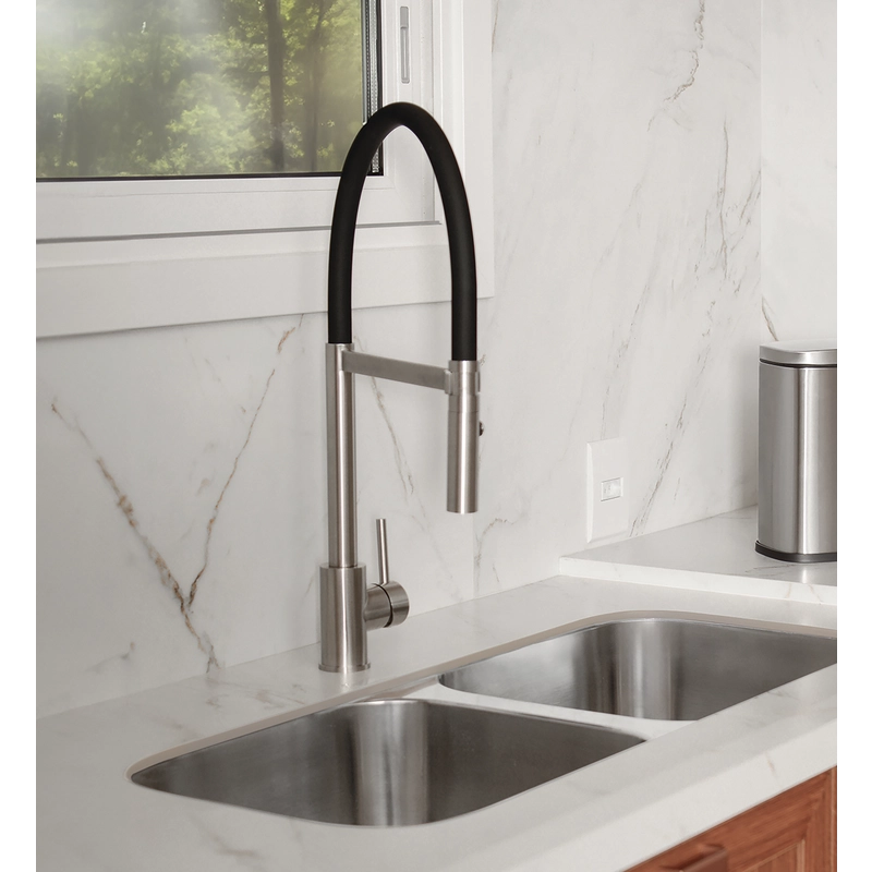 Monocomando Versatile Black em Aço Inox com Mangueira de Silicone Preto